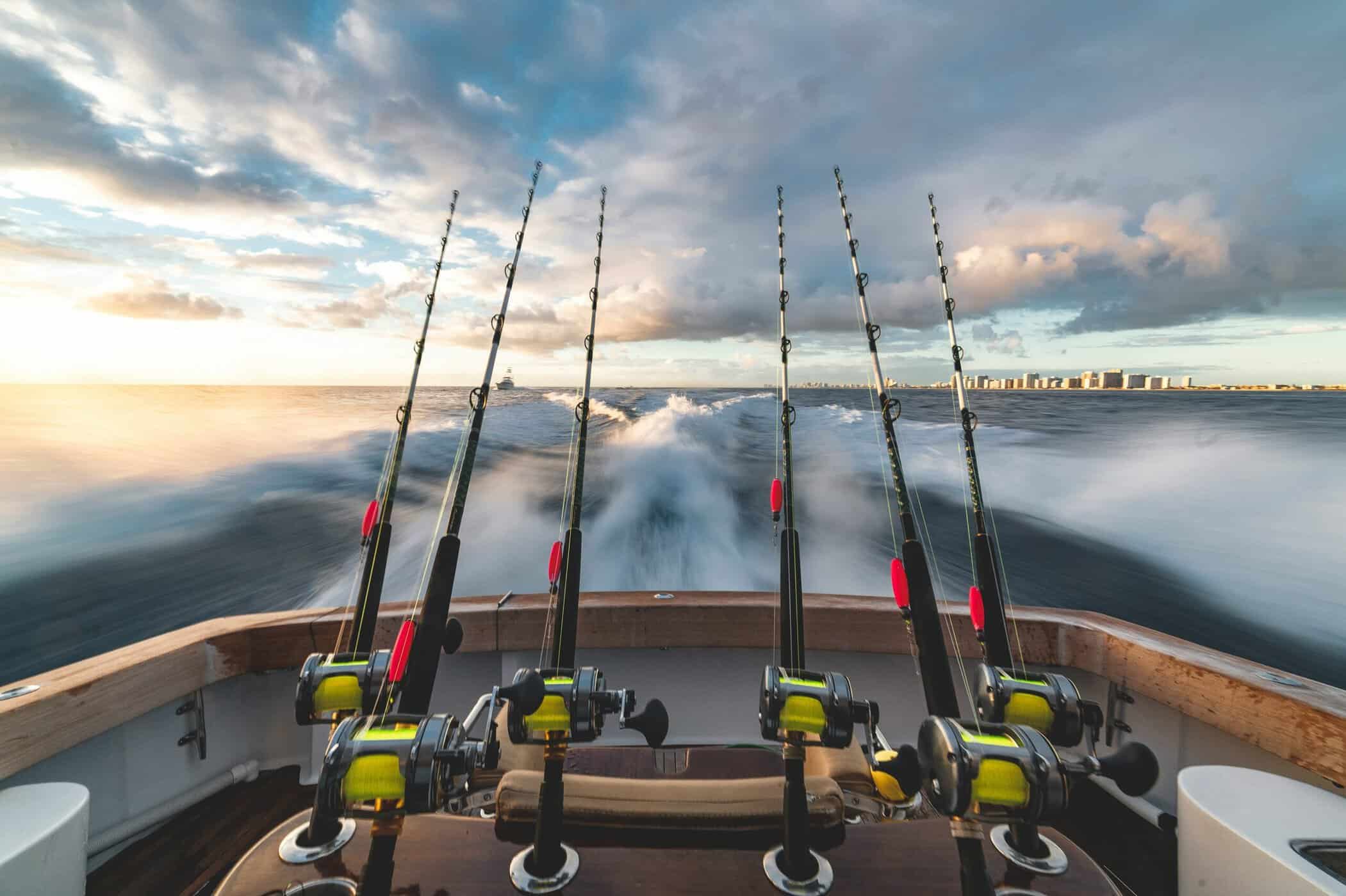 Offshore charter fishing boat running toward Gulf Stream water off the Outer Banks